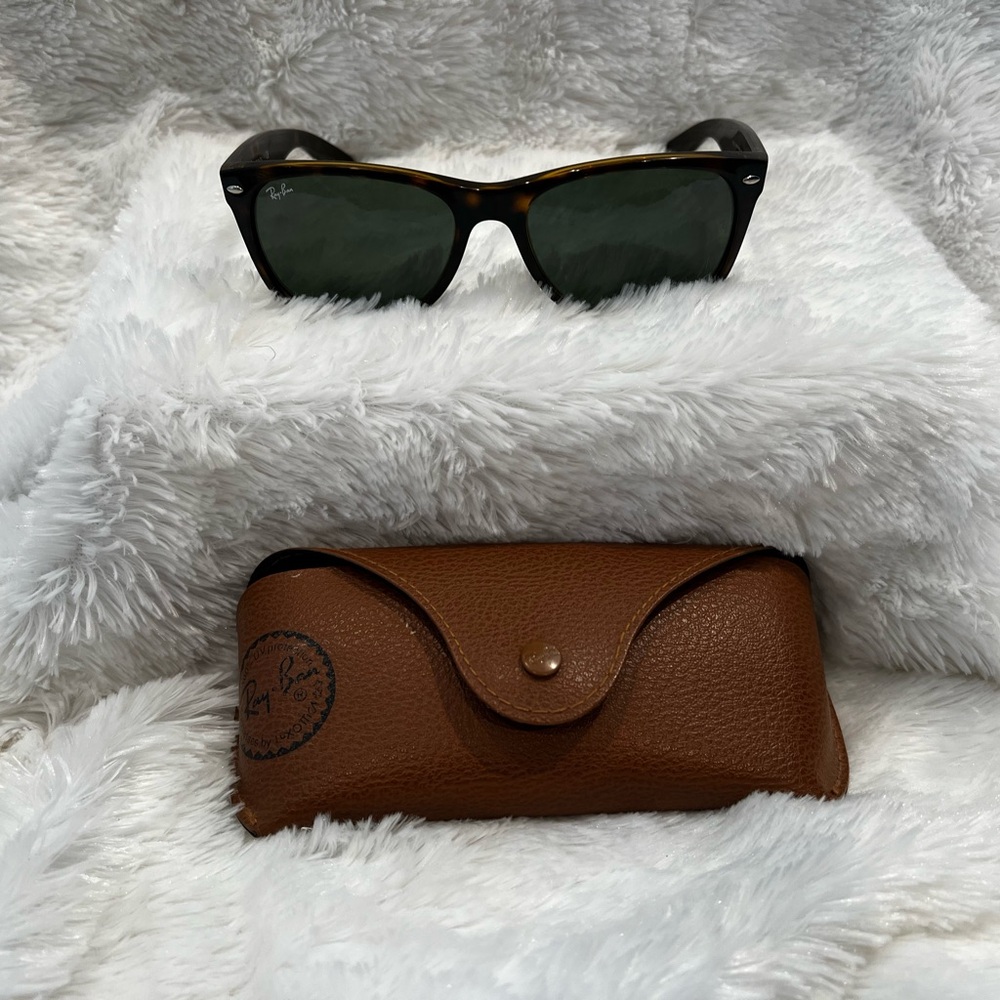 Ray-Ban Tortoise New Wayfarer Sunglasses with Case